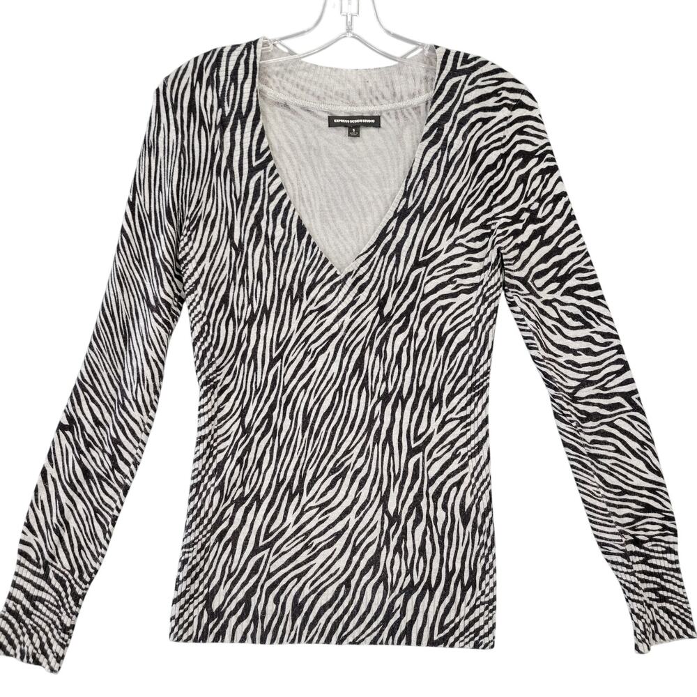 Express Gray Zebra Bodycon Shirt Stretch Deep V-Neck Long Sleeves Womens Size S